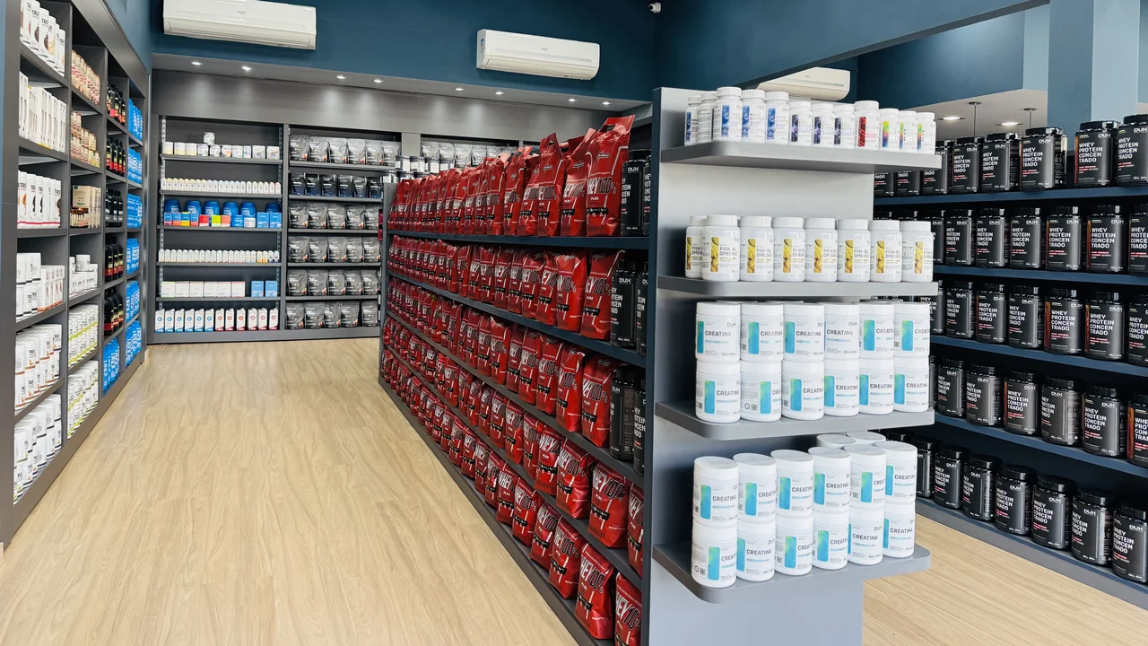 Corredor de suplementos da Vital Store